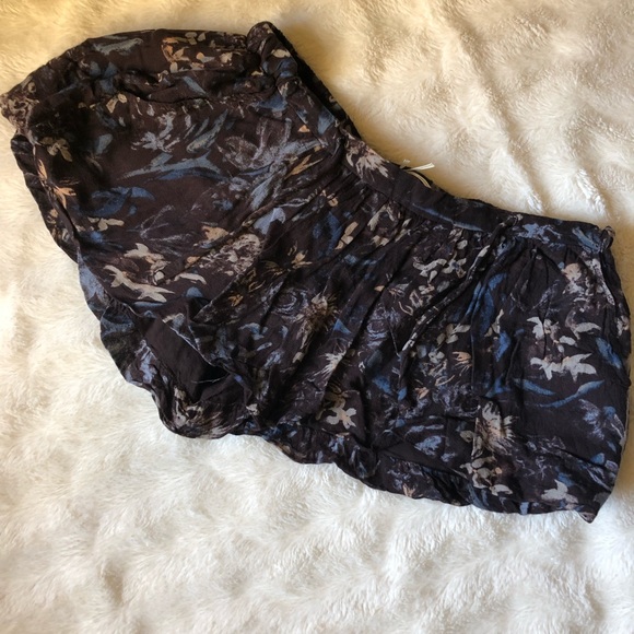 Comfortable Shorts By Kimchi Blue - Picture 1 of 2